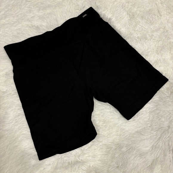 Victoria’s Secret Active PINK Textured Biker Short Black Women’s Medium - Picture 11 of 11